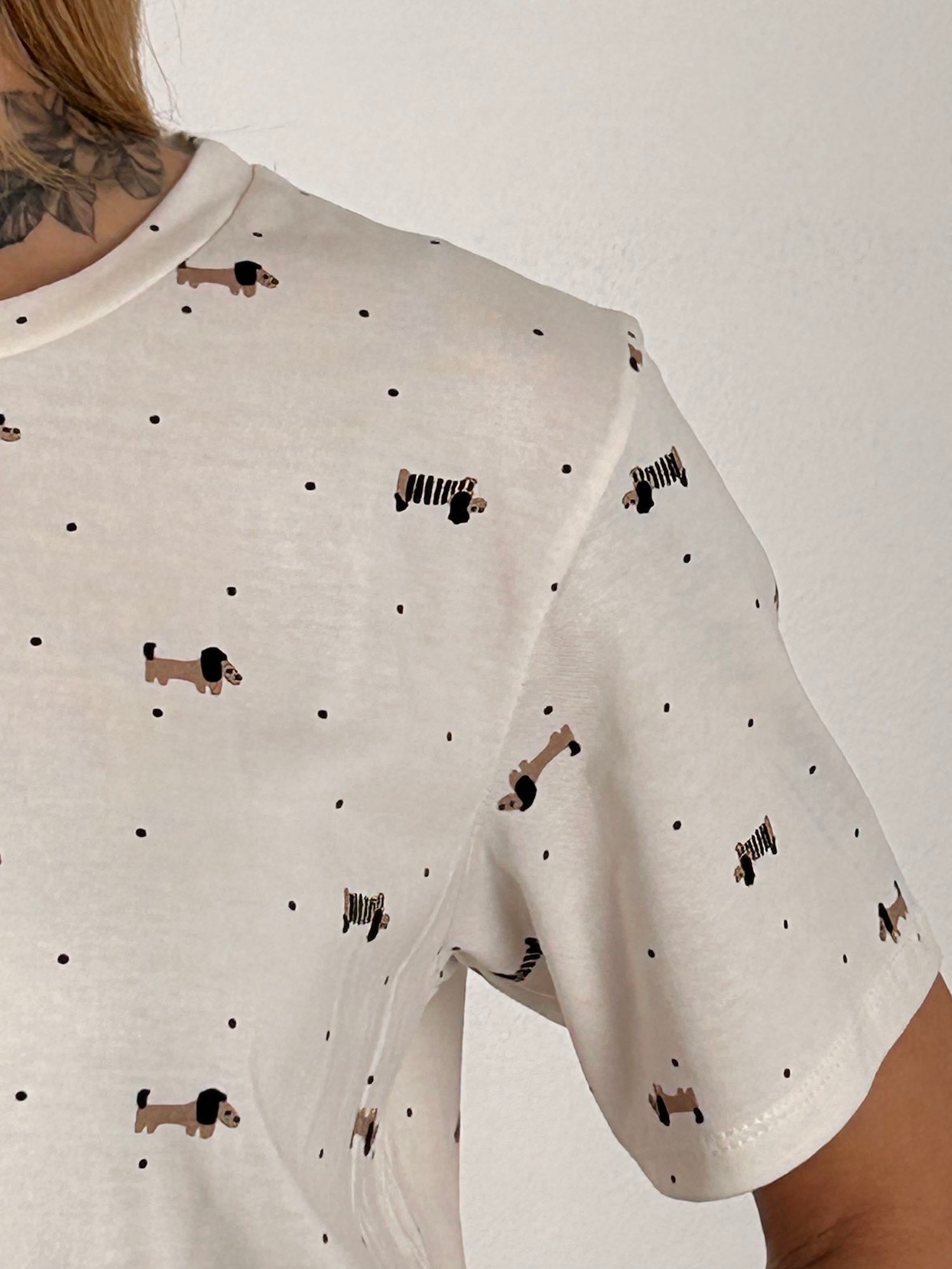  T-shirt Mini Bassotti – t-shirt donna con stampa bassotti mini, stile casual fun irresistibile. dettaglio