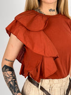 T-shirt donna ocra con dettaglio volant laterale - vista dettaglio