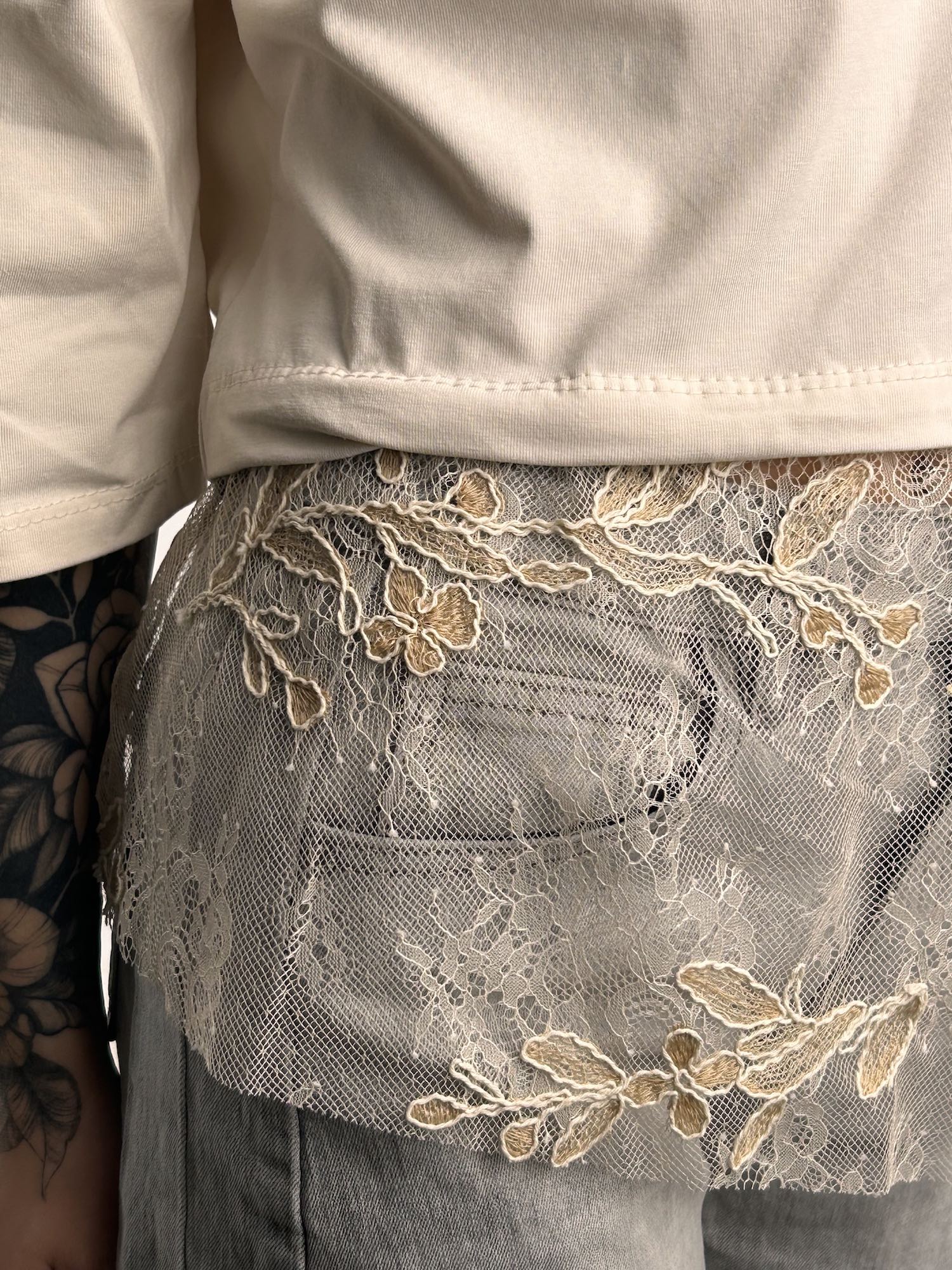 t-shirt pizzo estiva vista dettaglio