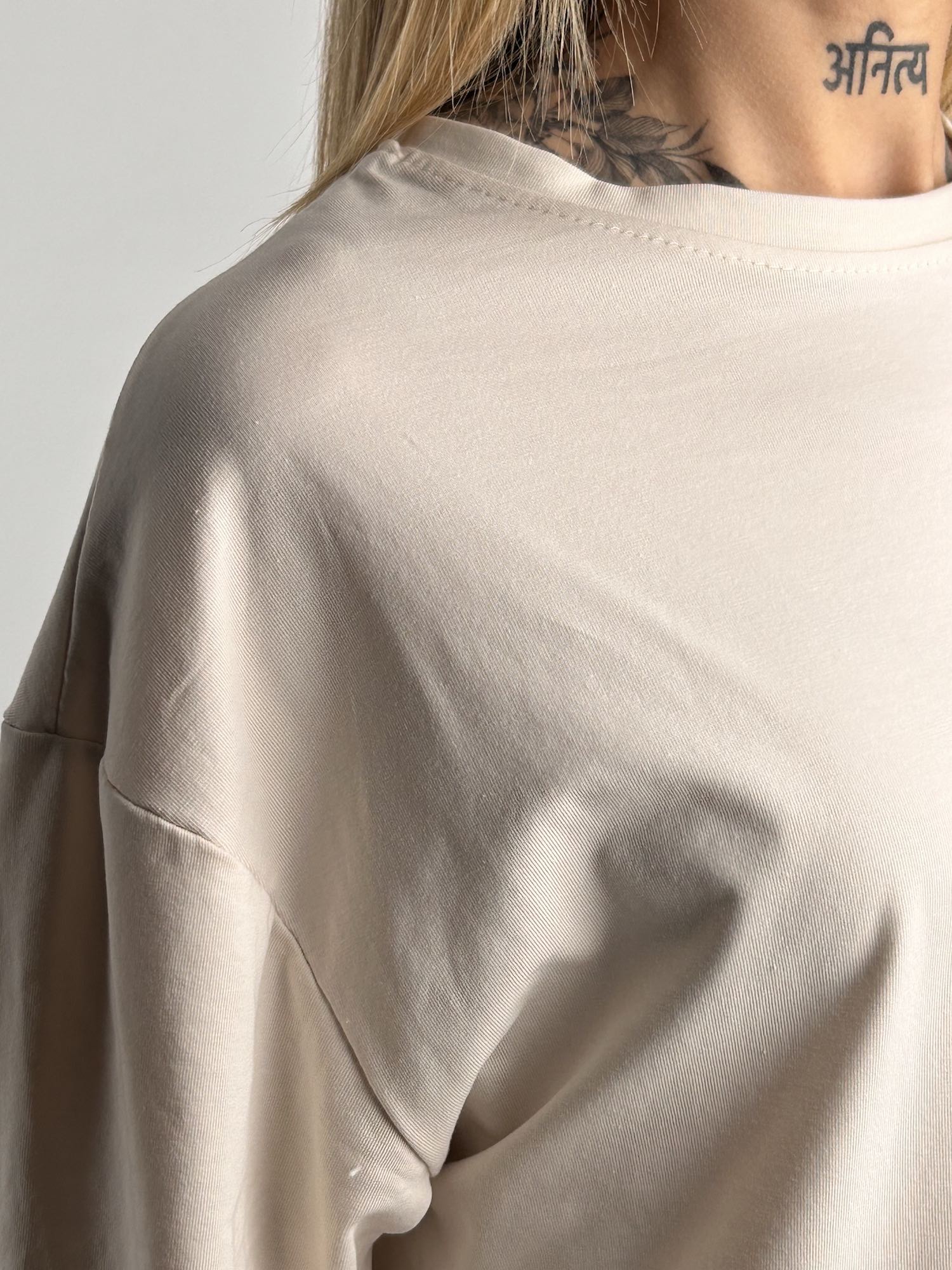 t-shirt pizzo estiva vista dettaglio tessuto