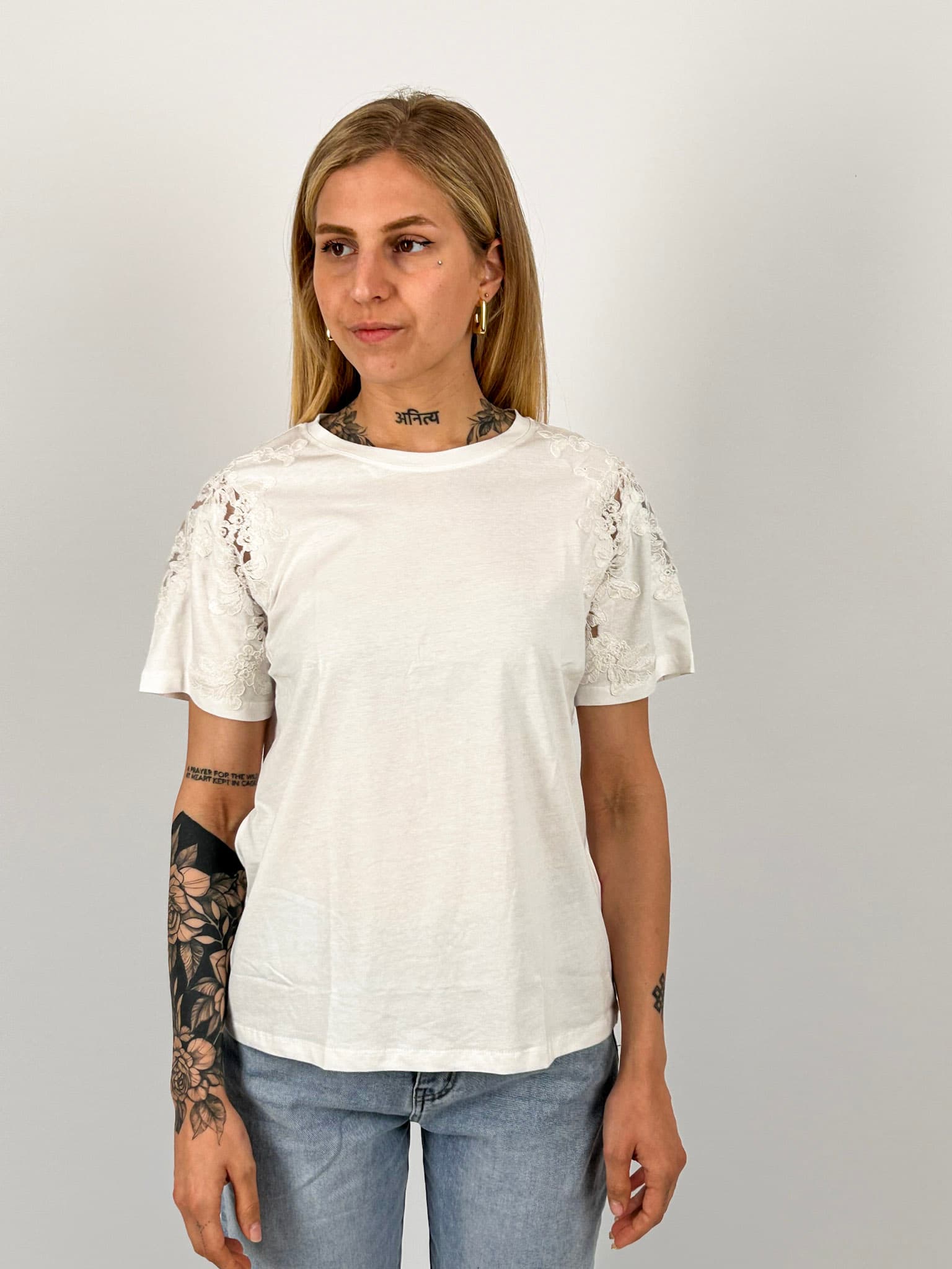 T-Shirt Lace Touch