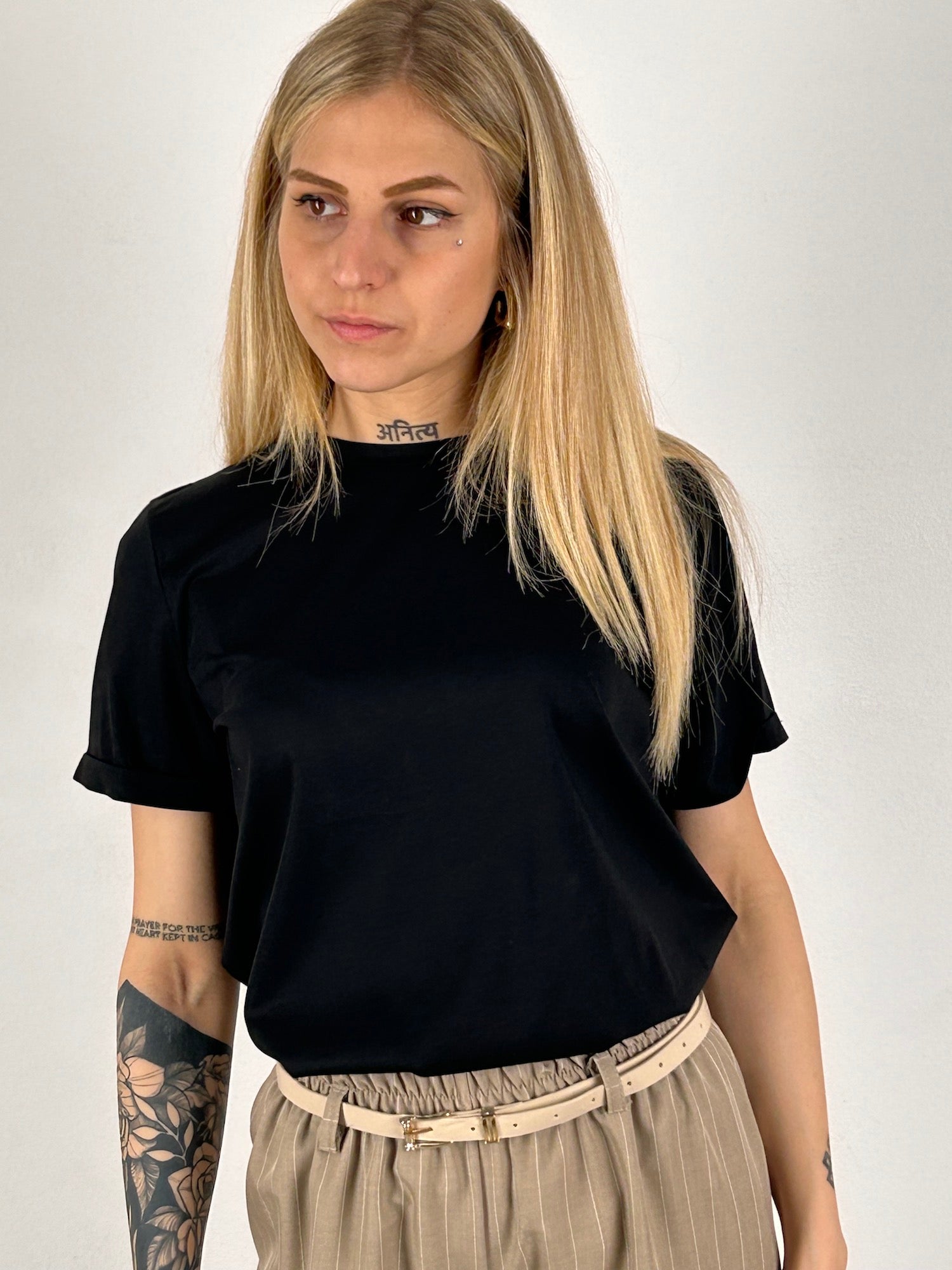 T-shirt essential chic – t-shirt donna basic con tocco elegante, stile minimal everyday
